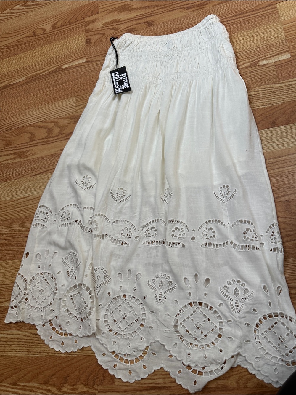 Future Collective Women’s White Eyelet Embroidered Midi Skirt Size M NWT - Picture 7 of 7